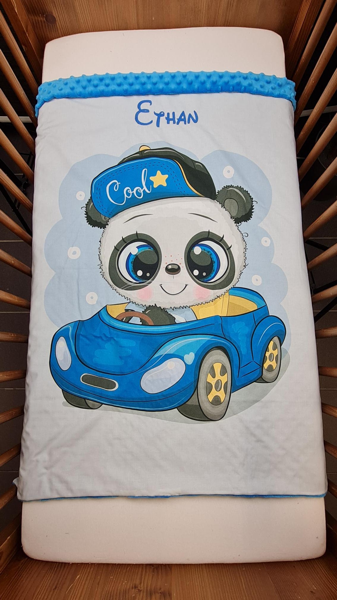 Couverture Plaid Bébé Panda Voiture | 70cm x 95cm | Couleur minky au choix